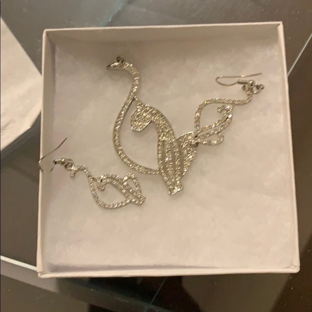 Earring and pendant set no chain